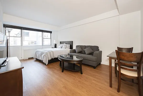 Rented by RELO REDAC INC. | media 10