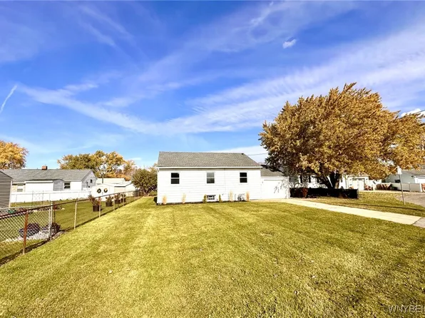 52 Sierra Dr, Cheektowaga, NY 14225