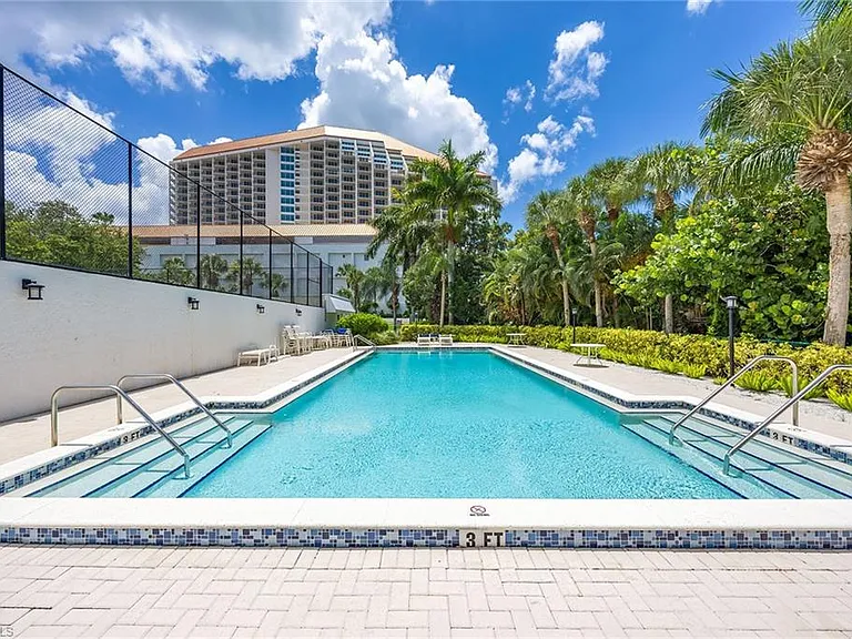 5501 Heron Point Dr #602 — Photo 31