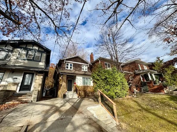 1700 Gerrard St E #1, Toronto, ON M4L 2B2