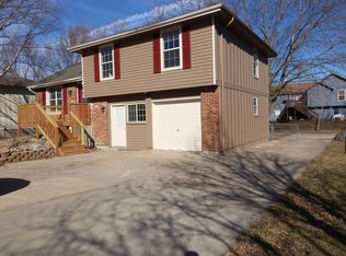 818 E Parma Way, Gardner, KS 66030