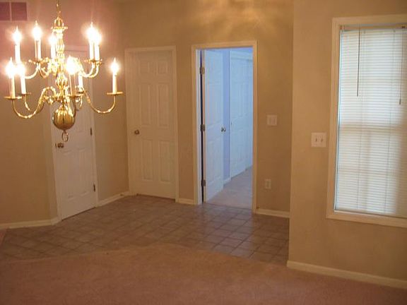 3rd image of 337 Wyndham Park N