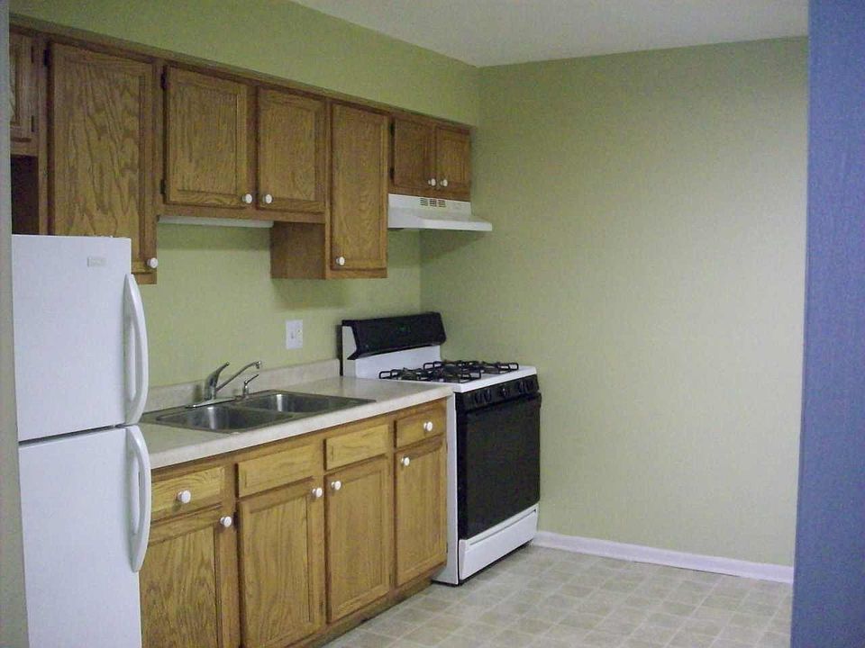 2nd image of 2323 30th St SW APT 203