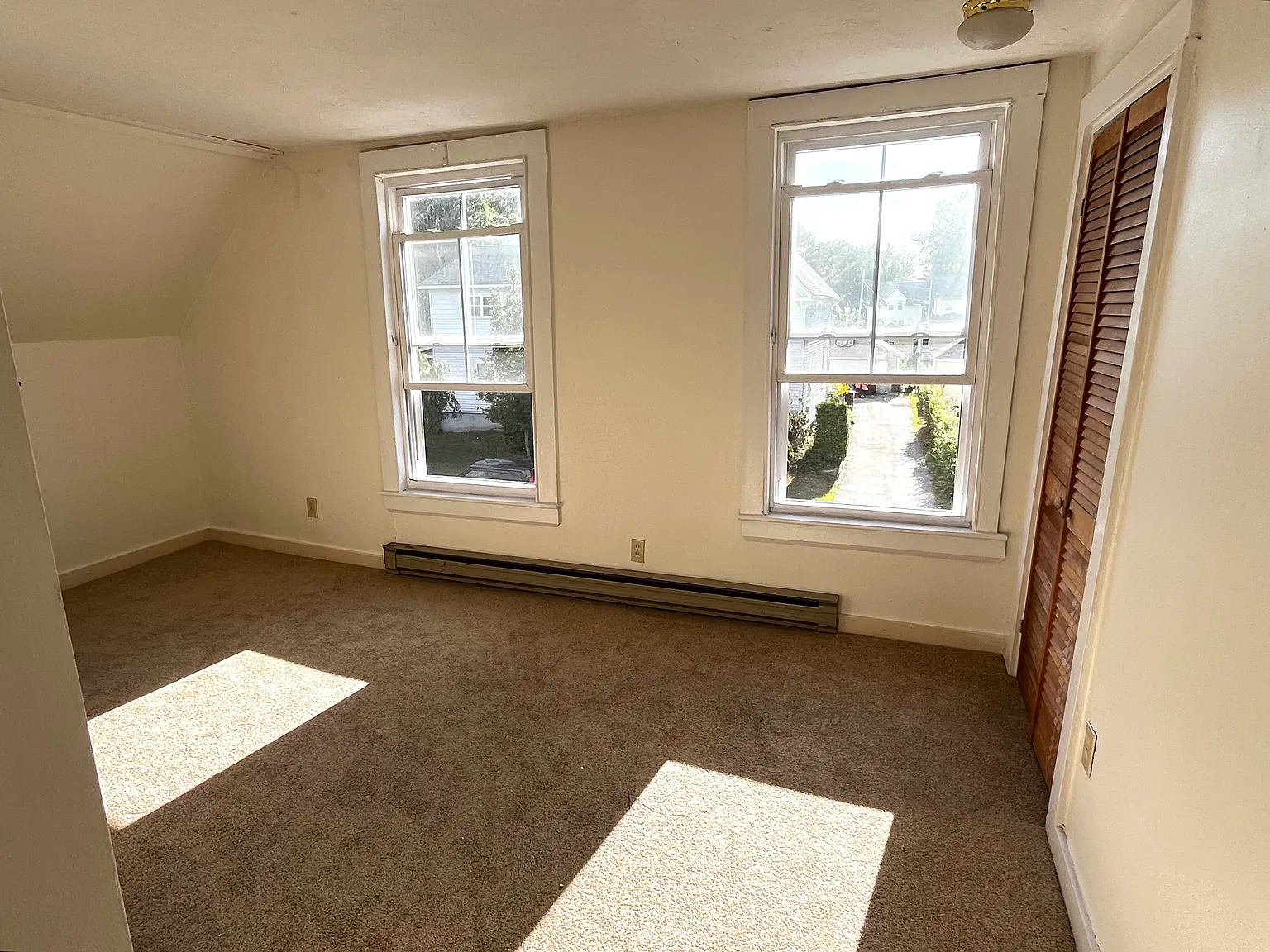 2 bed, 750 sqft, $2,200 — Photo 4