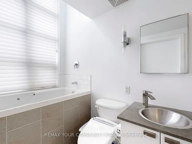 637 Lake Shore Blvd W #504 — Photo 19