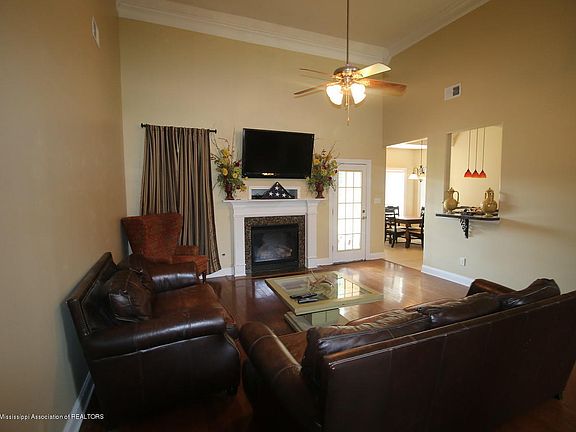 4th image of 4946 Rosebrook Cir