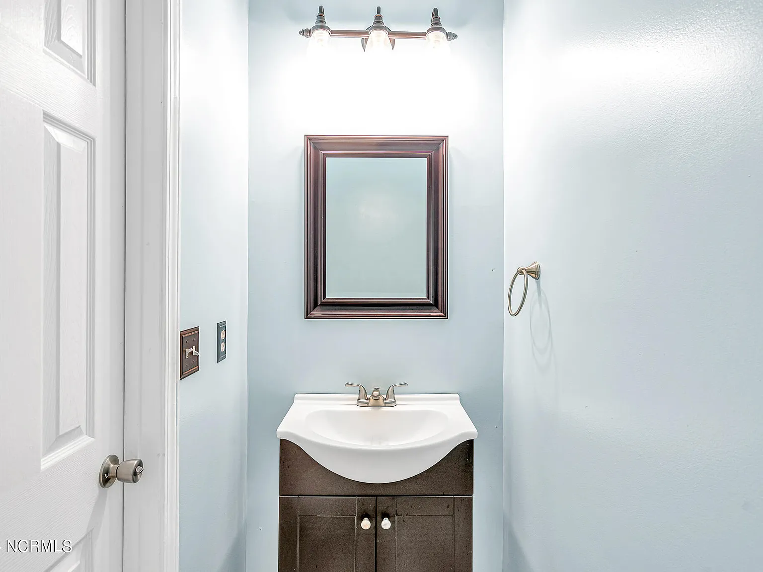 310 Cedar Island Trl — Photo 3