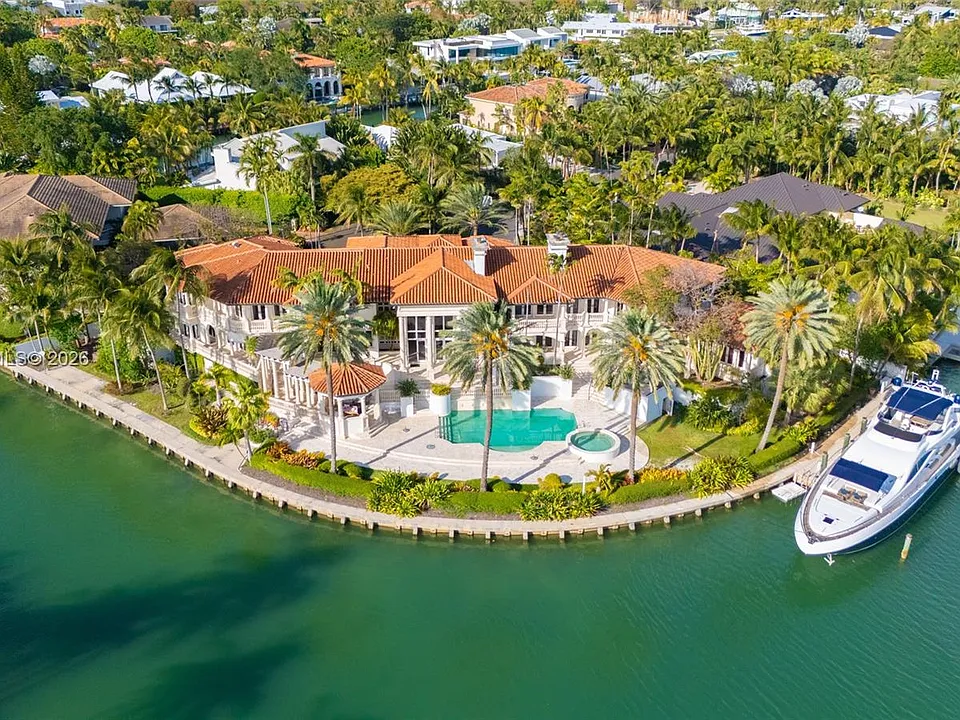 260 Cape Florida Dr