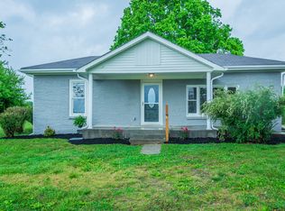 225 Paul Thompson Rd, Bethpage, TN 37022