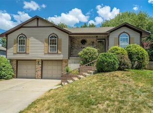 1105 SW Trail Ridge Dr, Blue Springs, MO 64015