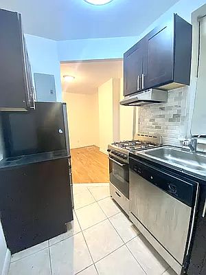 4th image of 509 E 81st St APT 10