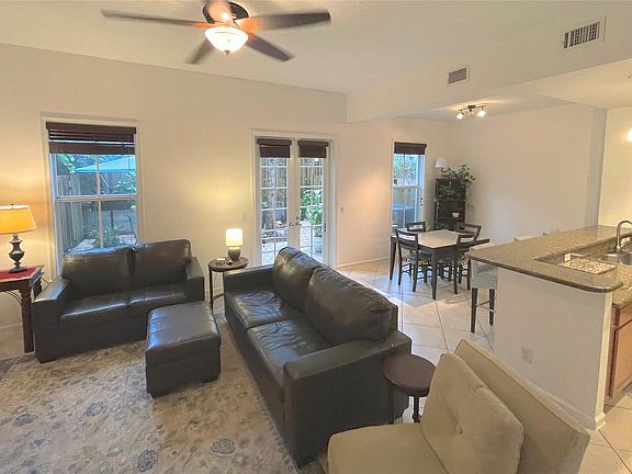 4th image of 525 SW 18th Avenue #25