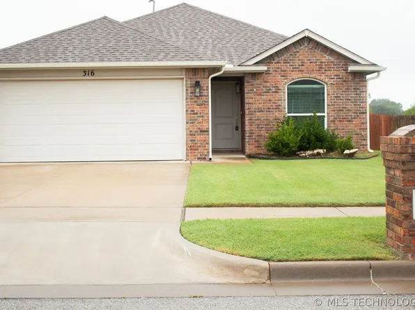 316 S 48th Ct, Broken Arrow, OK 74014