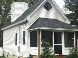 8 El Caney Rd, Worcester, MA 01603