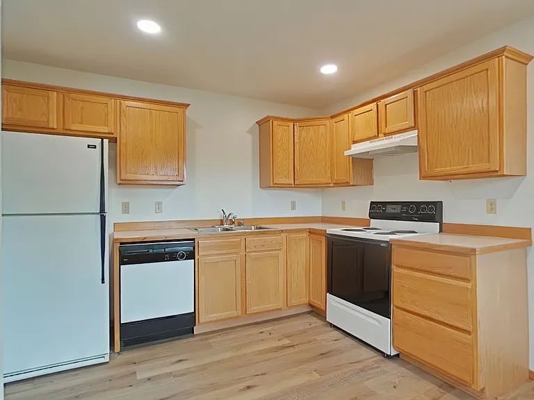 9 Michael Grove Ave — Photo 11