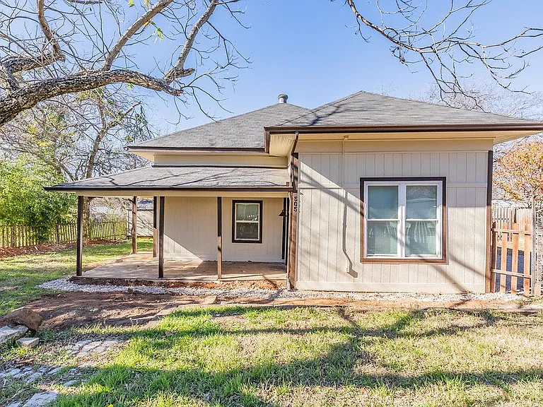 505 N Lamar St — Photo 1