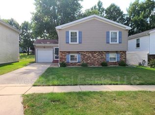 1412 Ridgeport Ave #1, Bloomington, IL 61704