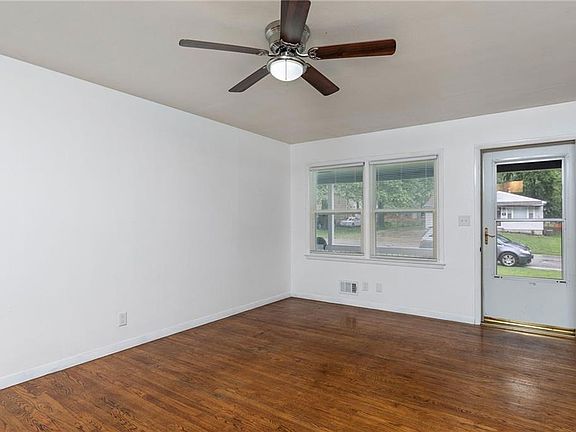 4th image of 607 SE 4th St #1/2