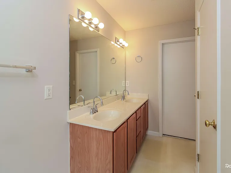 5702 Waterpoint Dr — Photo 12