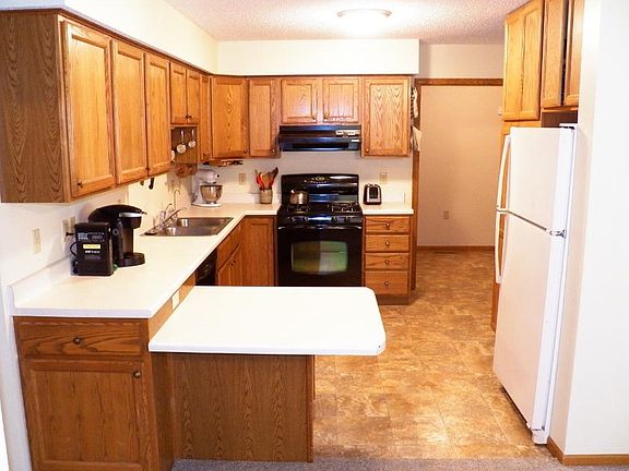 5th image of 836 Leroy Ln