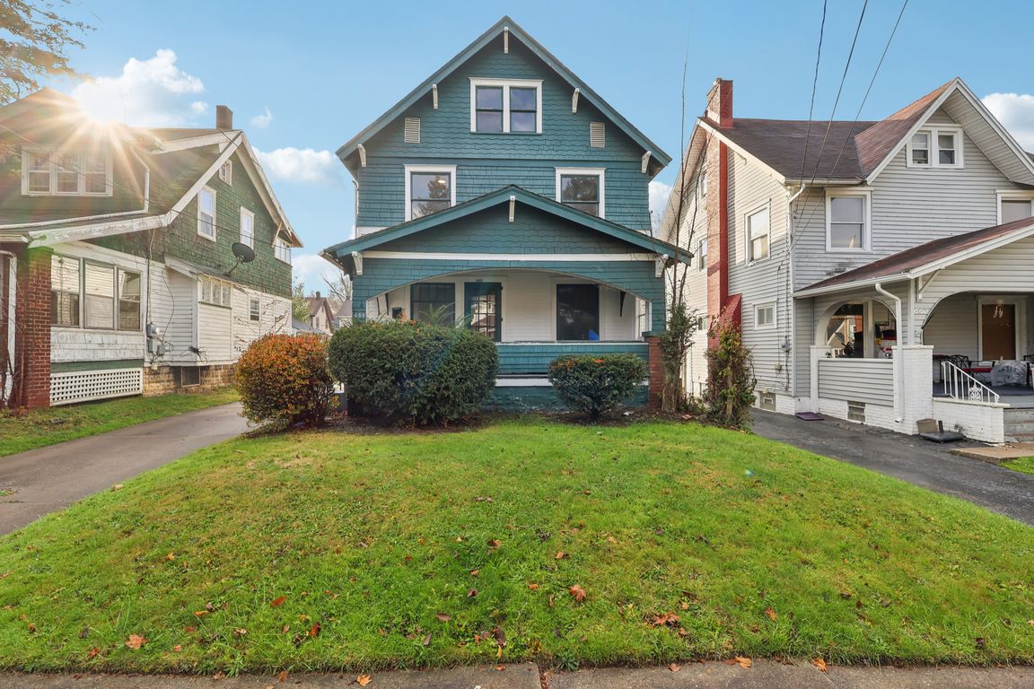 W Warren Ave-S2311-001.jpg