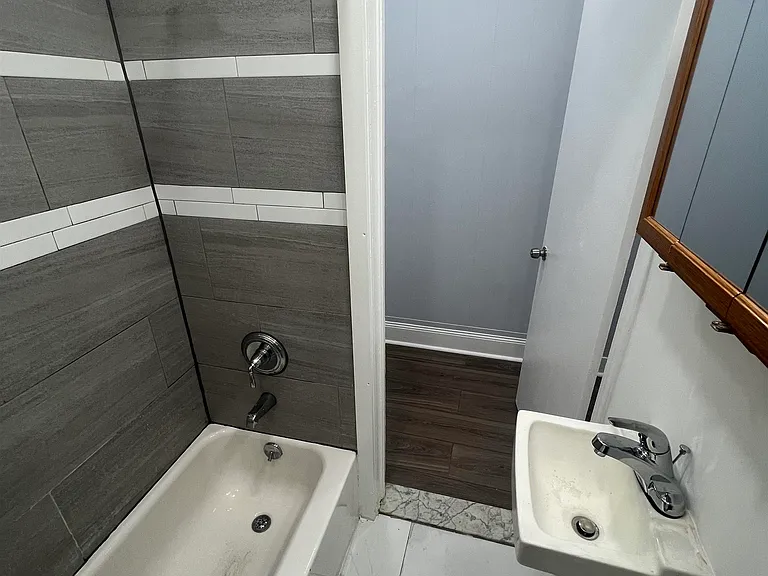 1001 Columbia Ave #1 — Photo 15