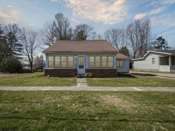 123 N New St, Stanton, MI 48888