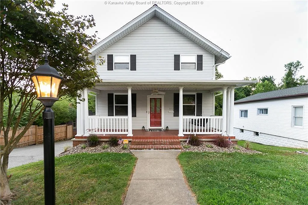 910 Price St photo 1