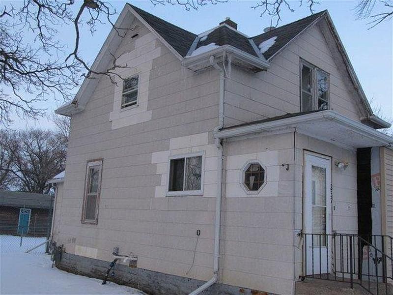 1st image of 237 Marsden St W