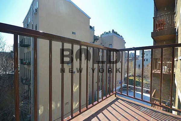 Rented by Bold New York | media 23