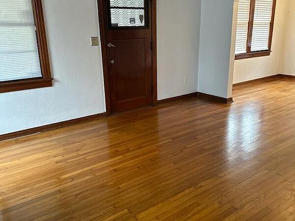 4th image of 137 W 66TH Street