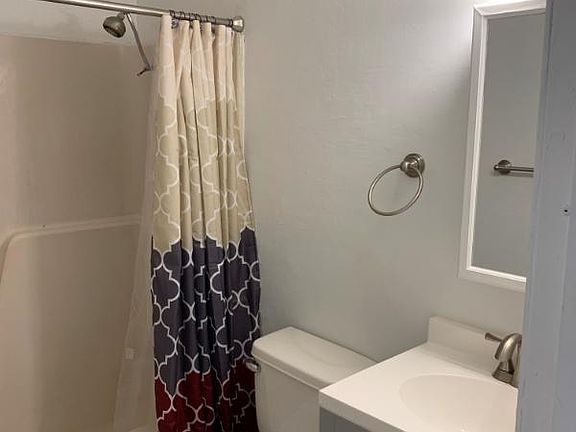 4th image of 410 Bridgeport Ave APT C