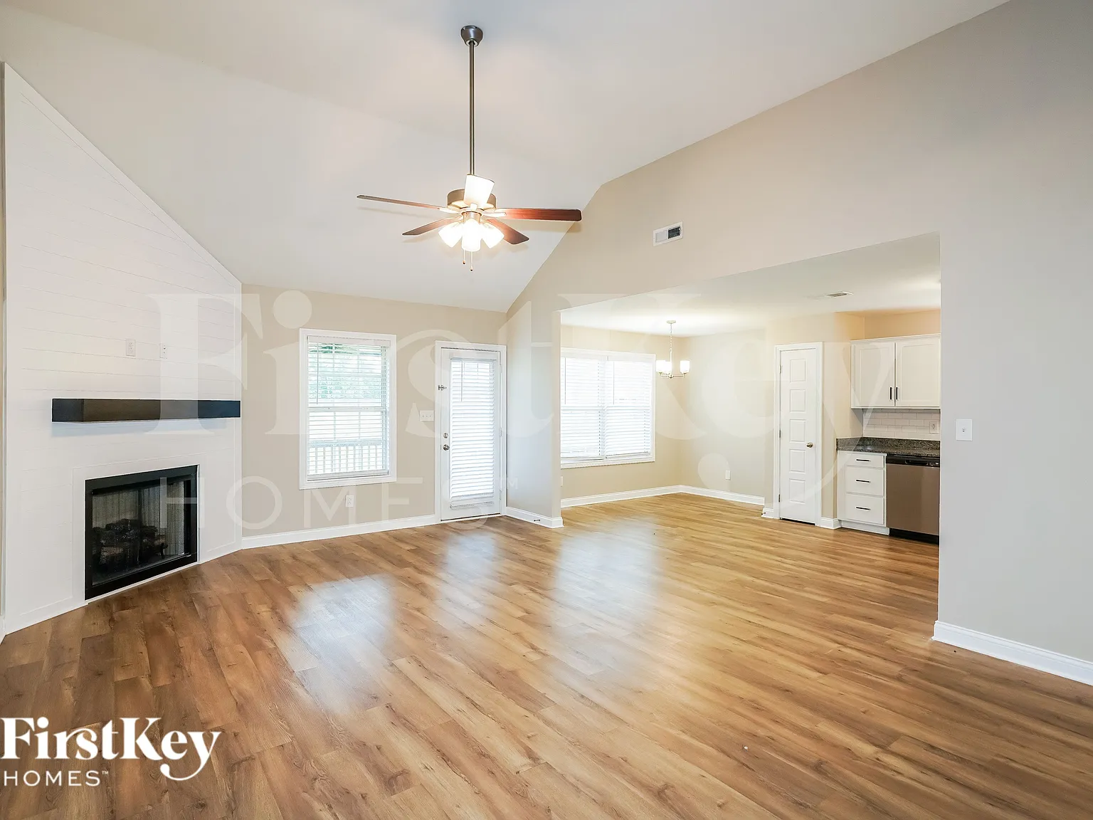 3 bed, 2.0 bath, 1870 sqft, $1,930 — Photo 2