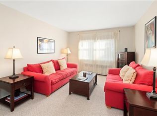 6 Bryant Cres APT 2L, White Plains, NY