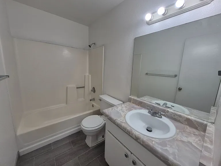 266 S 6th Ave — Photo 11