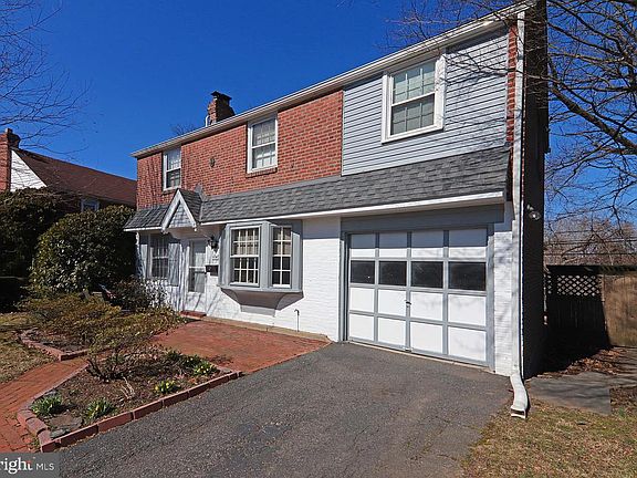 4th image of 1849 Windsor Park Ln