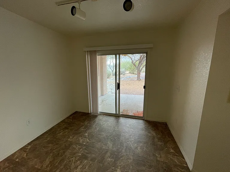 1553 N Paseo La Tinaja — Photo 12