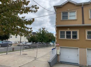 34 Wayne St, Staten Island, NY 10310
