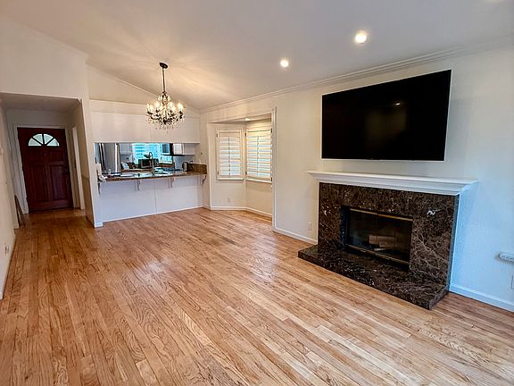 2nd image of 1035 Sunshine Cir