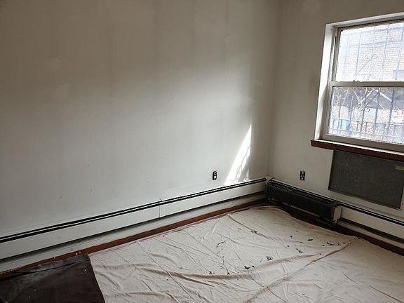 3rd image of 3283 38th St APT 1R