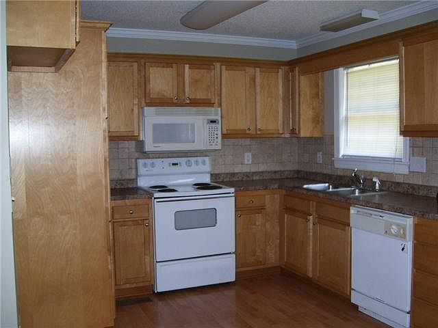 2nd image of 12 Brandy Wine Dr