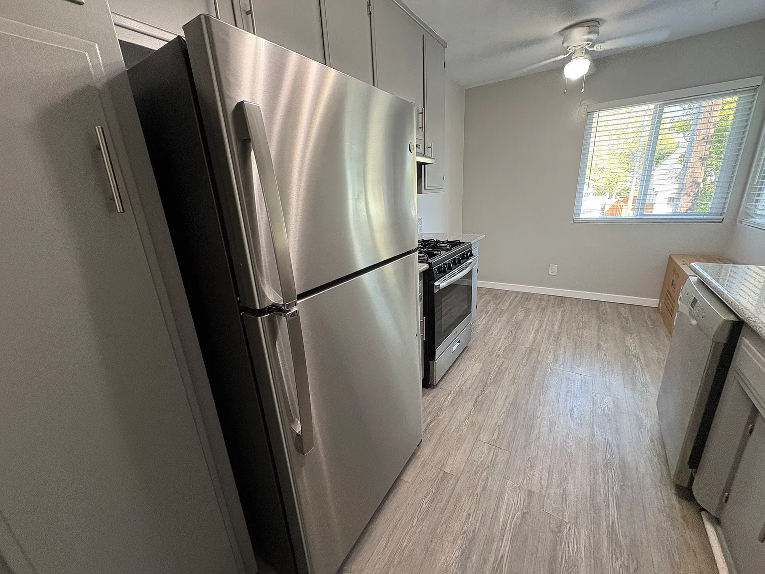 1 bed, 650 sqft, $1,900 — Photo 3