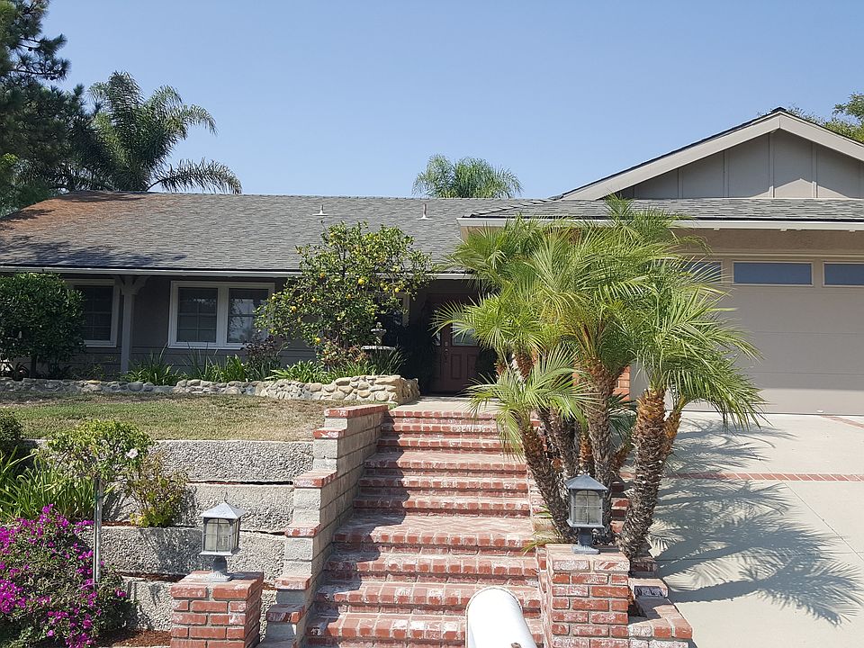 1st image of 889 E Calle Contento