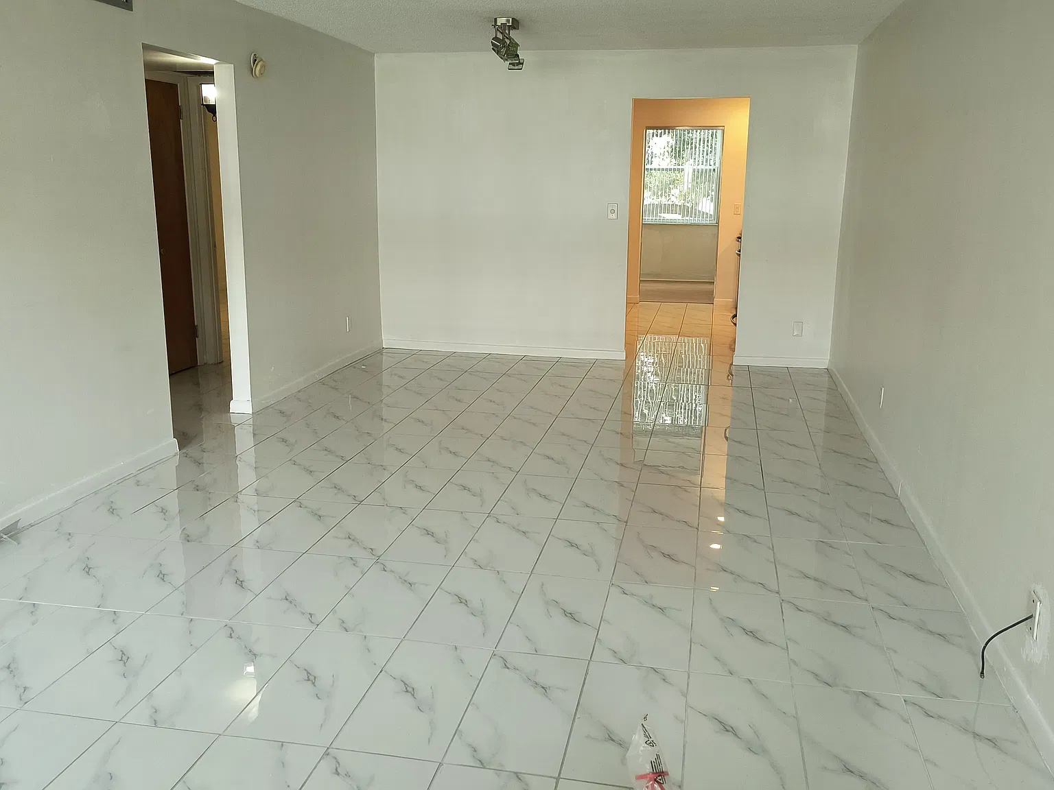 2 bed, 1120 sqft, $1,600 — Photo 3