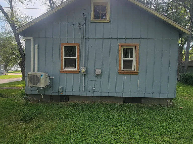 813 Willow Dr — Photo 3