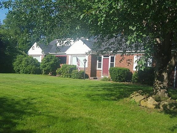 5th image of 403 Hogarth Ave
