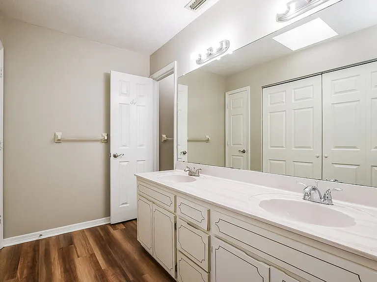 1819 E Glancy Dr — Photo 9