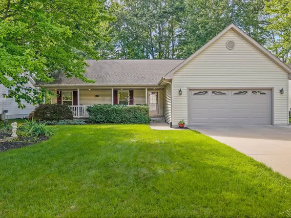 2515 Greenwich Cir, Midland, MI 48642