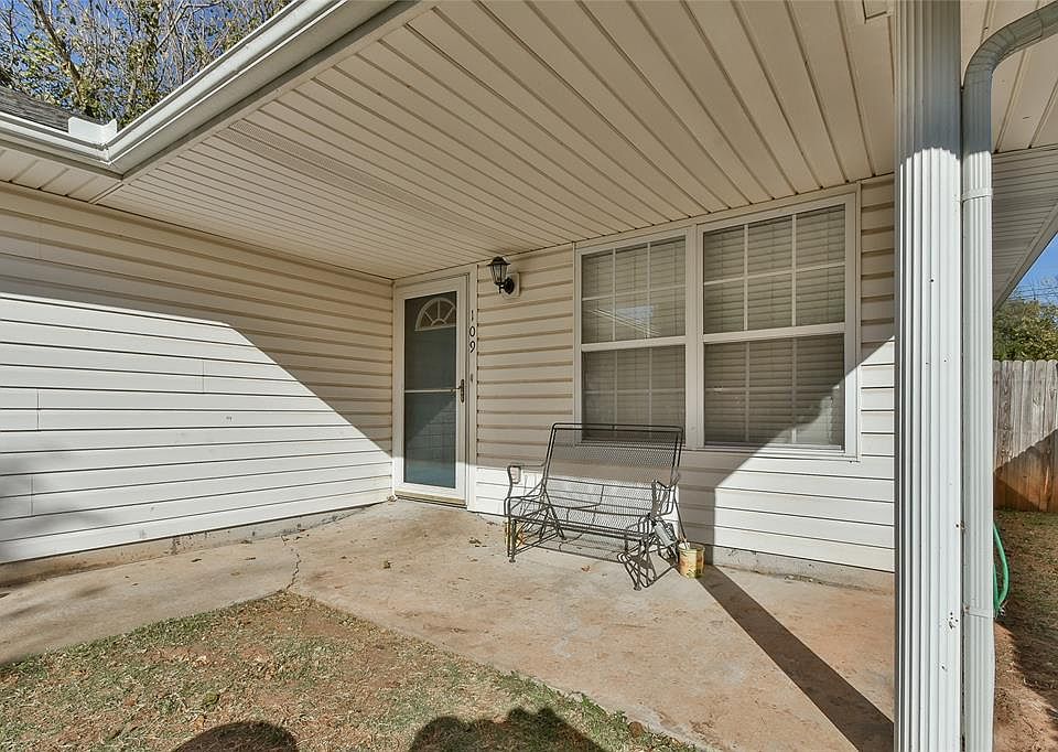 1st image of 109 E Hayes St