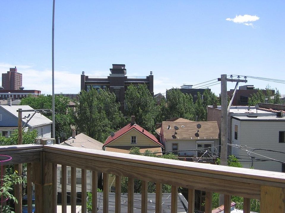 2nd image of 1136 N Milwaukee Ave APT 2R